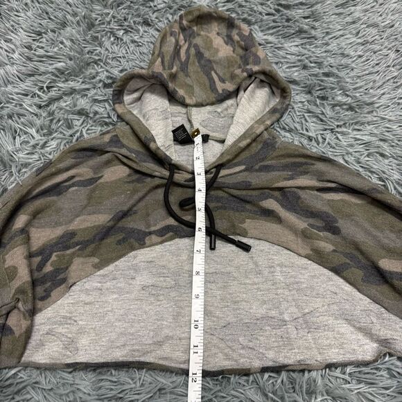 Forever 21 Camo Cropped Hoodie Size Small - Picture 4 of 6